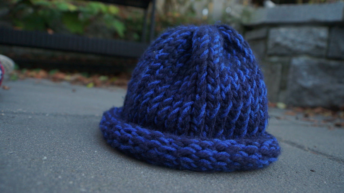 Blue knit toque